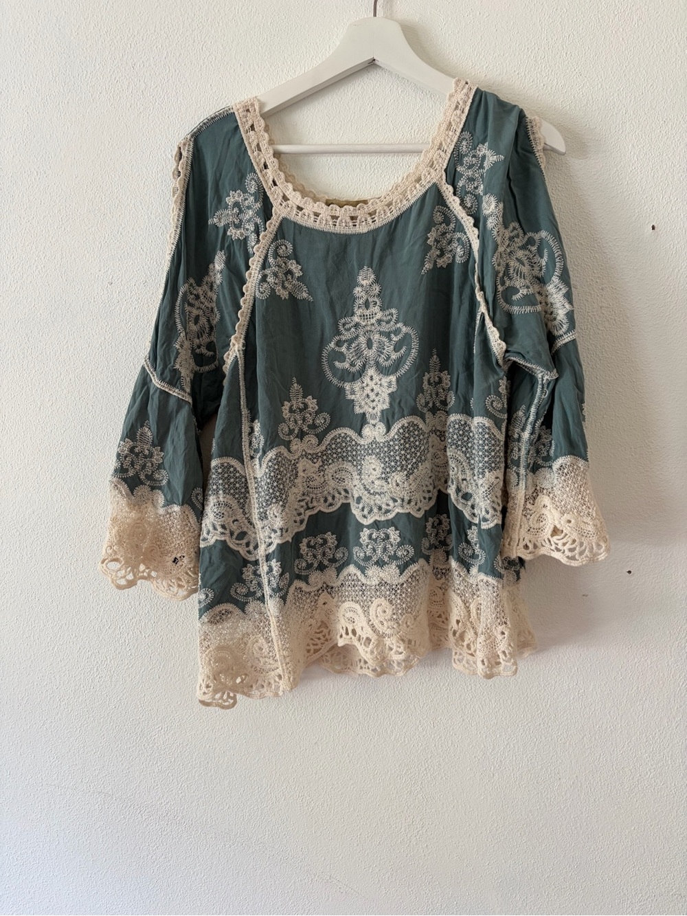 Democracy Boho Lace-Trim Peasant Top in Teal and Cream - Picture 2 of 6